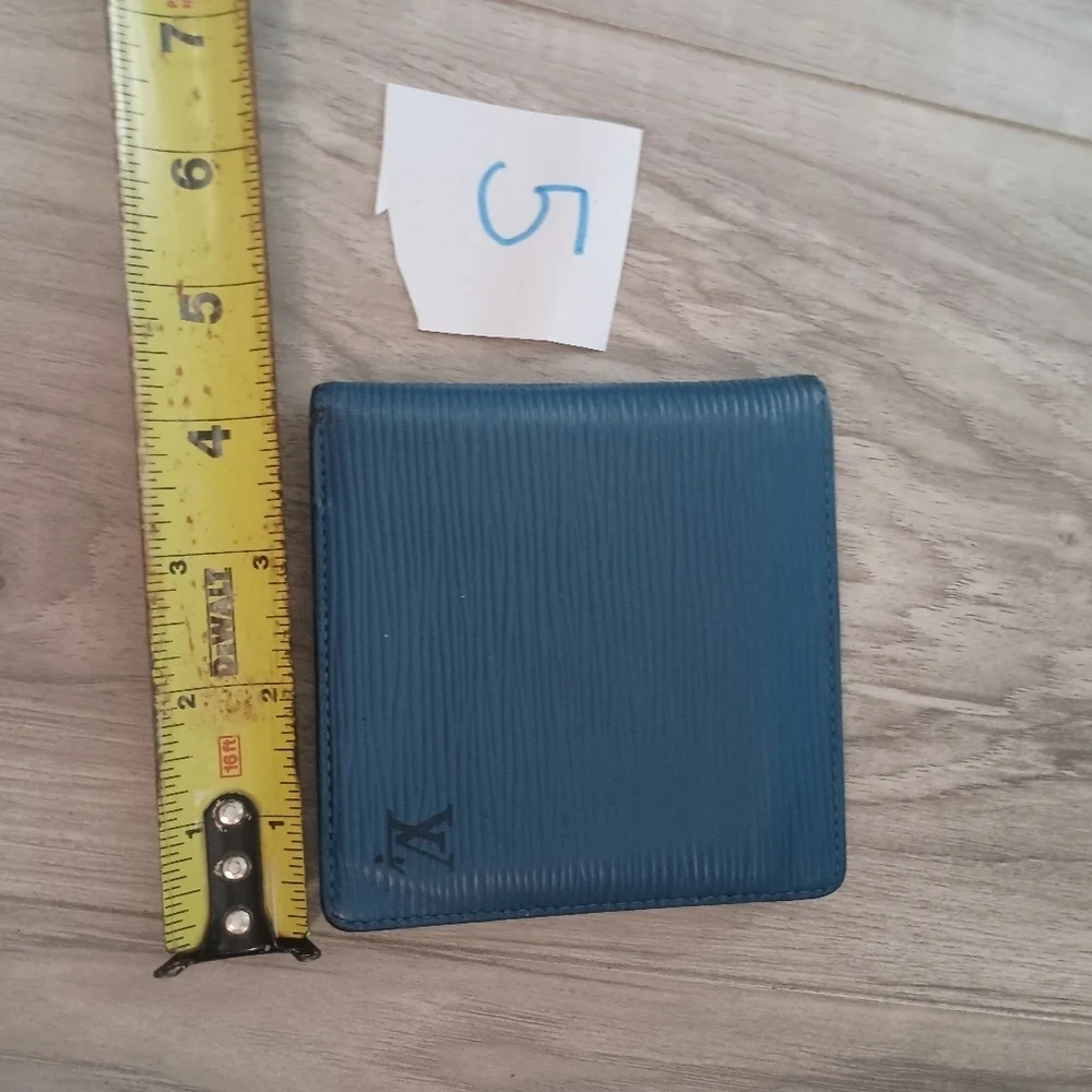 Louis Vuitton M60613 Bifold Wallet Epi Marco Men'S Blue Celest Initialis